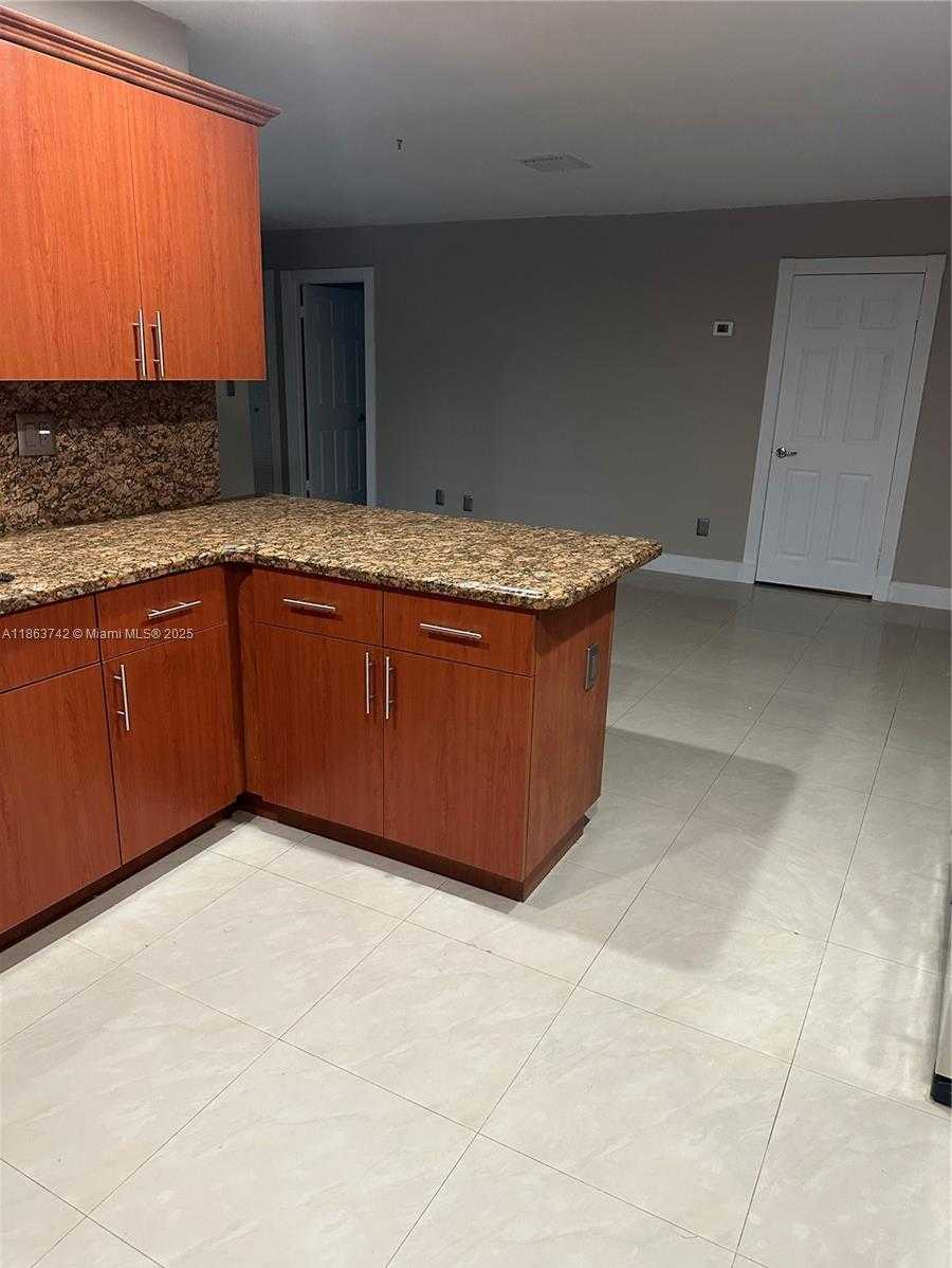 Small Image of 10805 SOUTH WEST 165TH TER, Miami Number 12