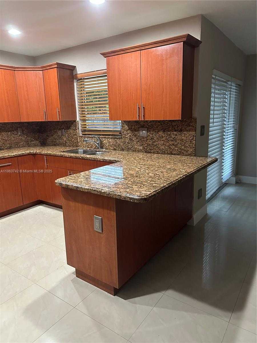 Small Image of 10805 SOUTH WEST 165TH TER, Miami Number 13