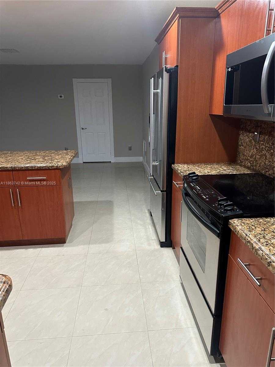 Small Image of 10805 SOUTH WEST 165TH TER, Miami Number 14