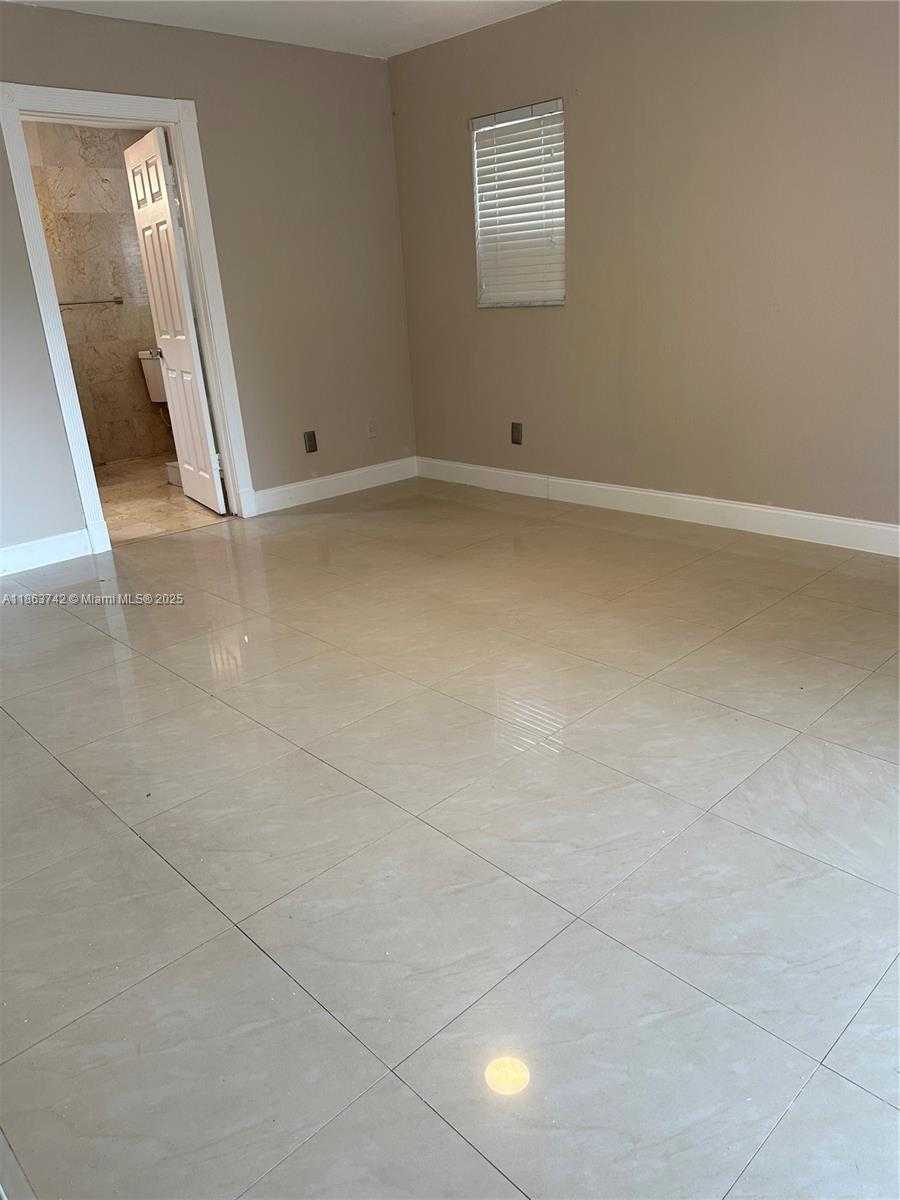 Small Image of 10805 SOUTH WEST 165TH TER, Miami Number 16