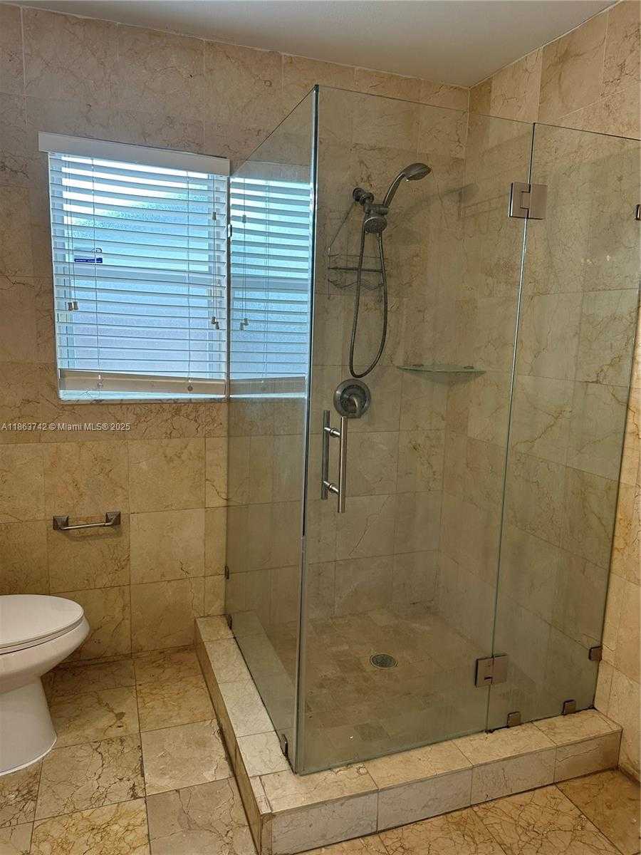 Small Image of 10805 SOUTH WEST 165TH TER, Miami Number 21