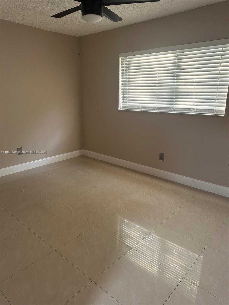 Small Image of 10805 SOUTH WEST 165TH TER, Miami Number 22
