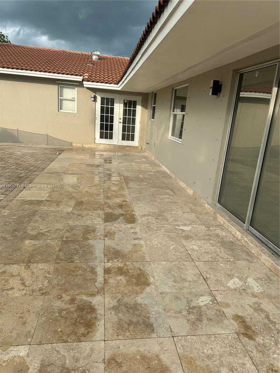 Small Image of 10805 SOUTH WEST 165TH TER, Miami Number 36