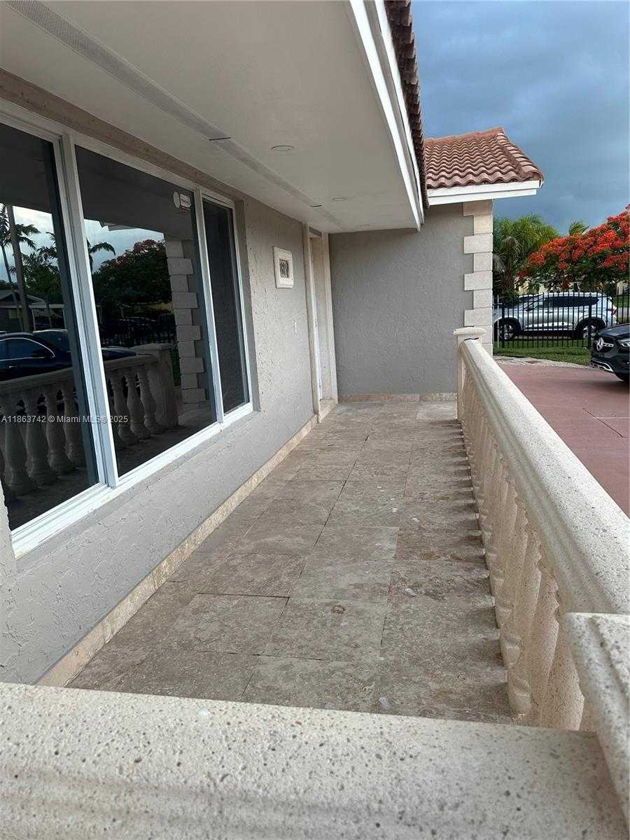 Small Image of 10805 SOUTH WEST 165TH TER, Miami Number 37