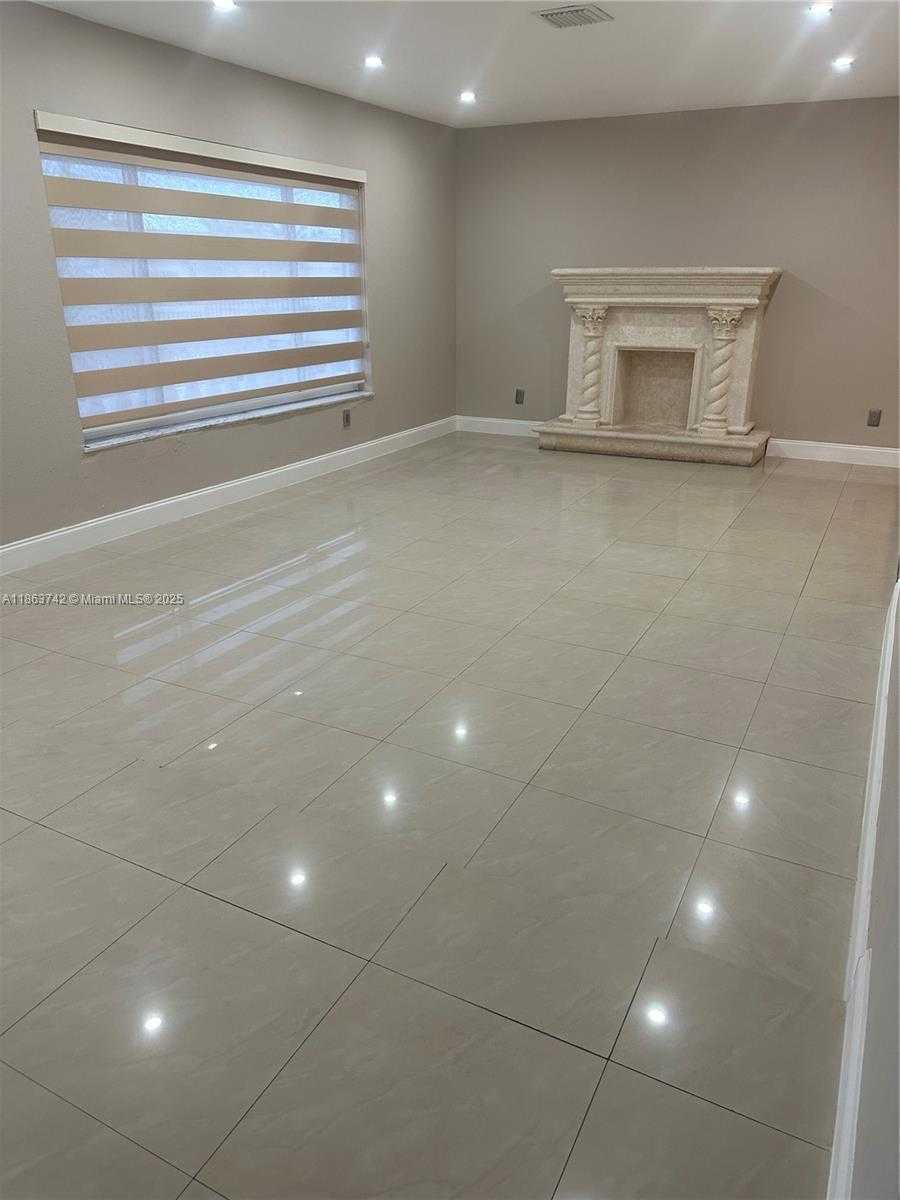 Small Image of 10805 SOUTH WEST 165TH TER, Miami Number 4