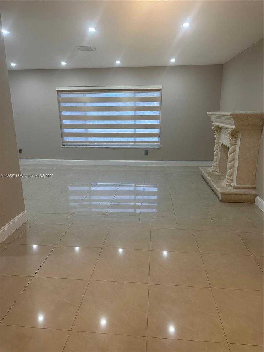 Small Image of 10805 SOUTH WEST 165TH TER, Miami Number 5