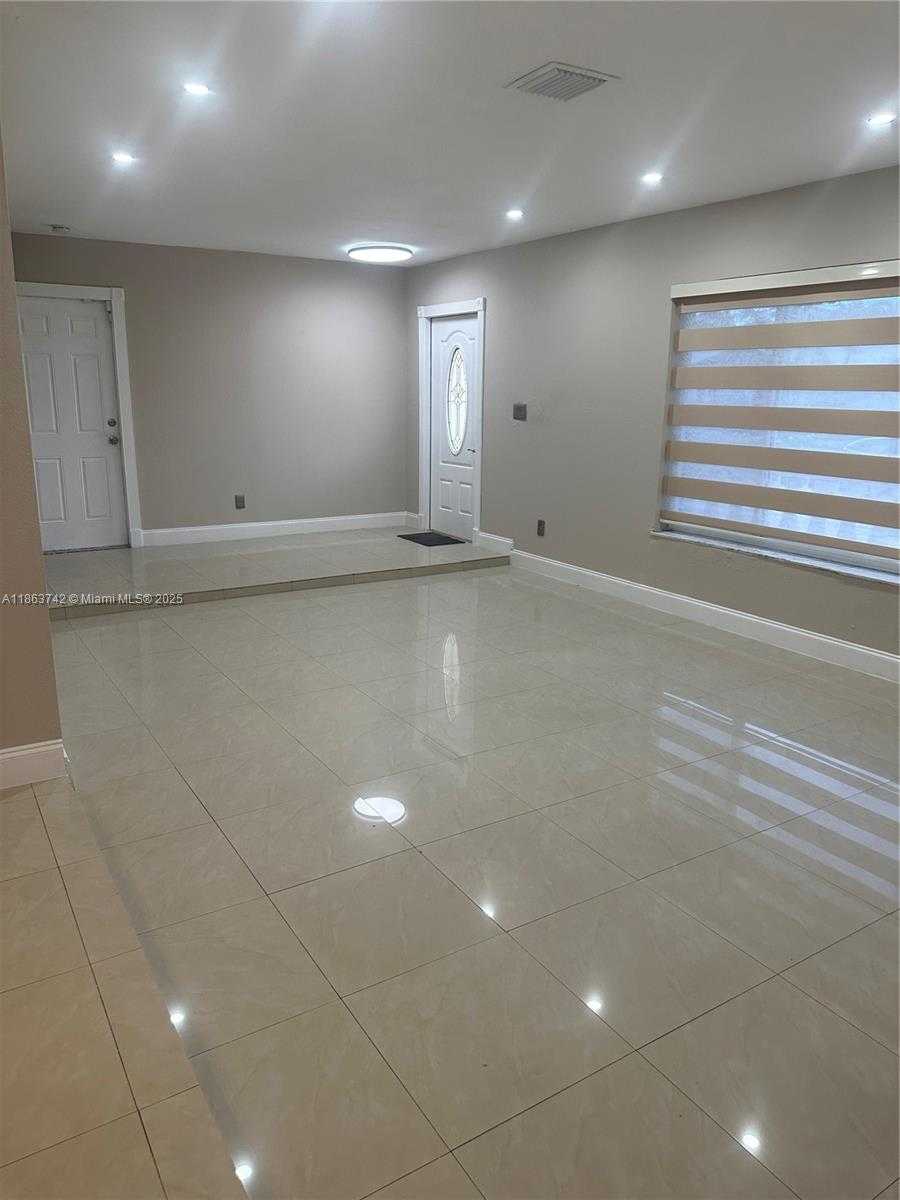 Small Image of 10805 SOUTH WEST 165TH TER, Miami Number 6