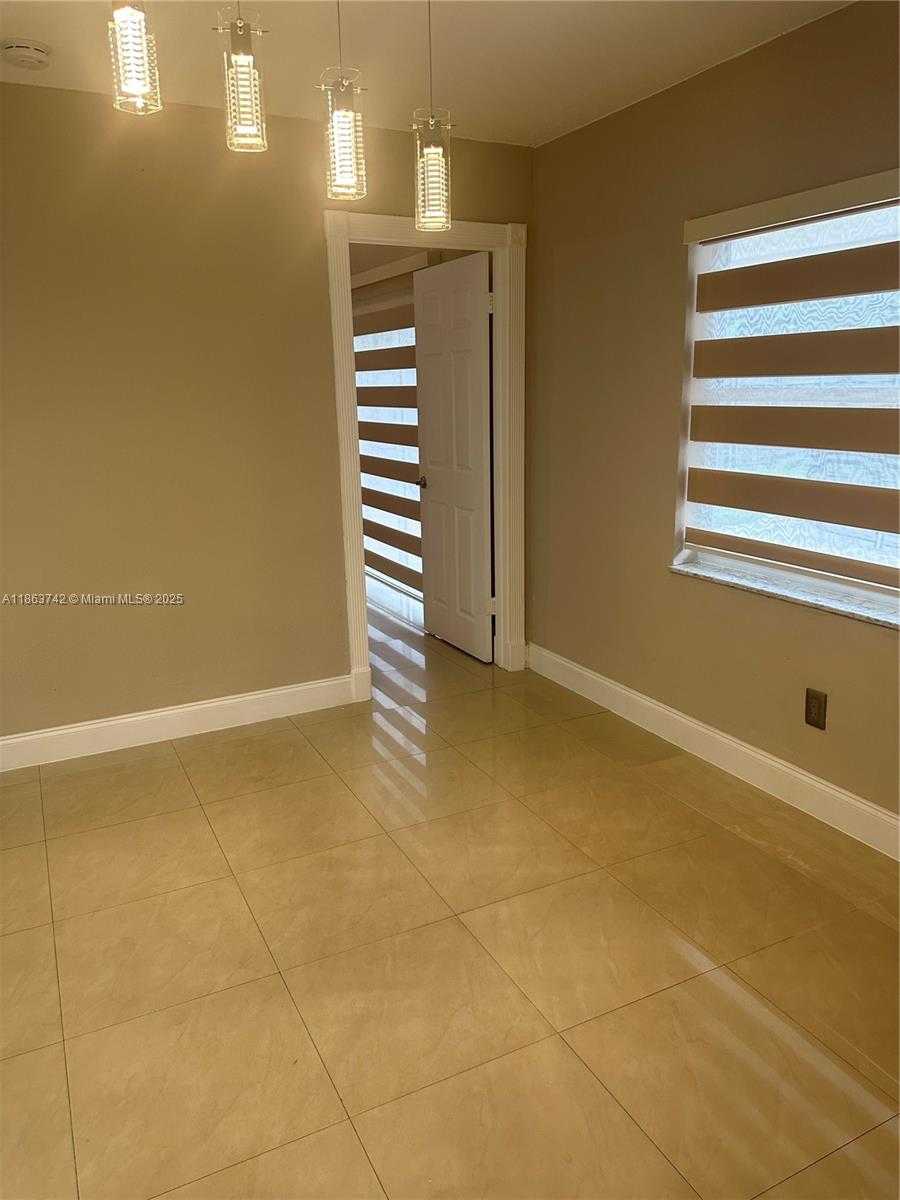 Small Image of 10805 SOUTH WEST 165TH TER, Miami Number 7