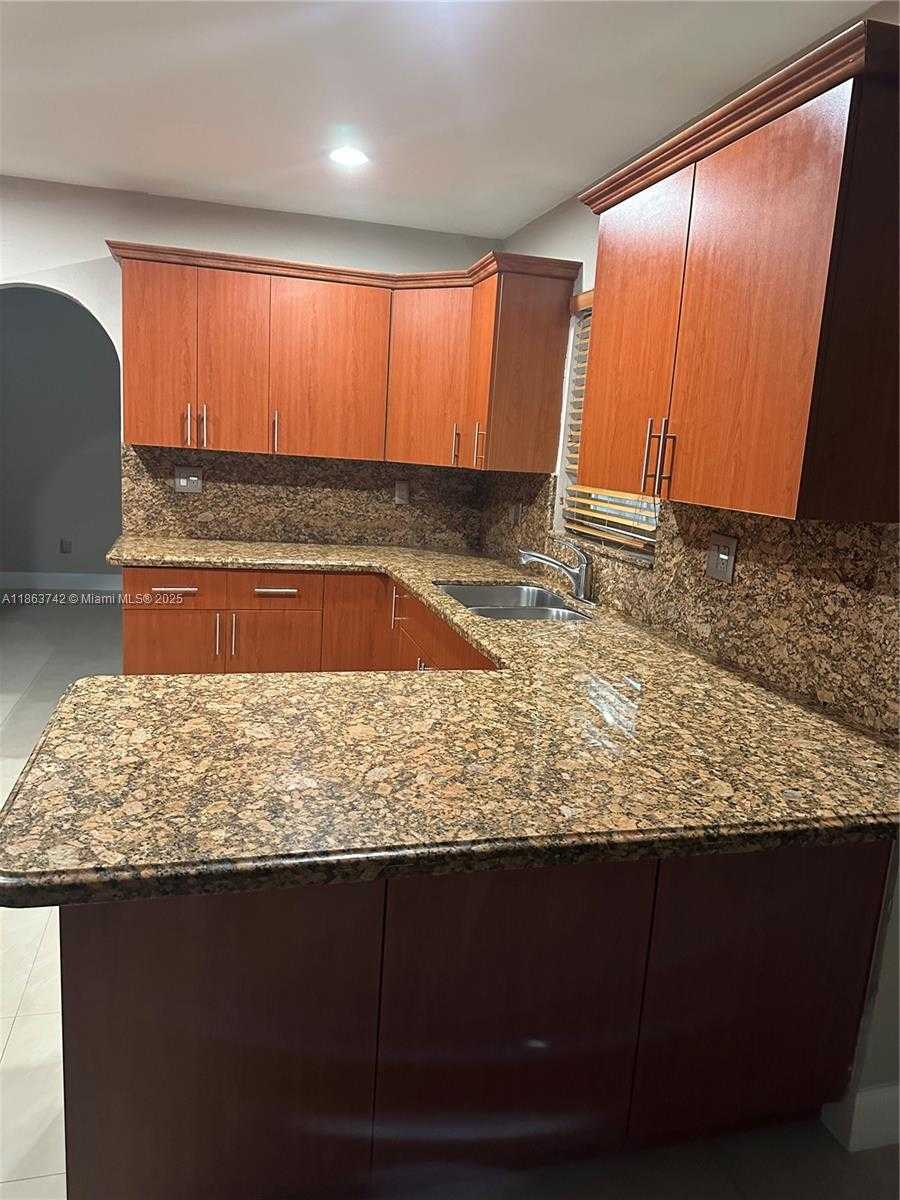 Small Image of 10805 SOUTH WEST 165TH TER, Miami Number 8