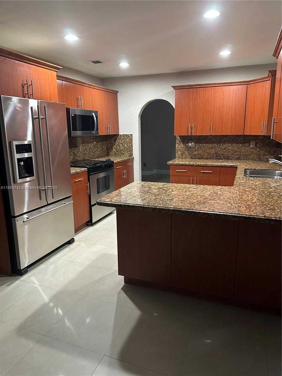 Small Image of 10805 SOUTH WEST 165TH TER, Miami Number 9