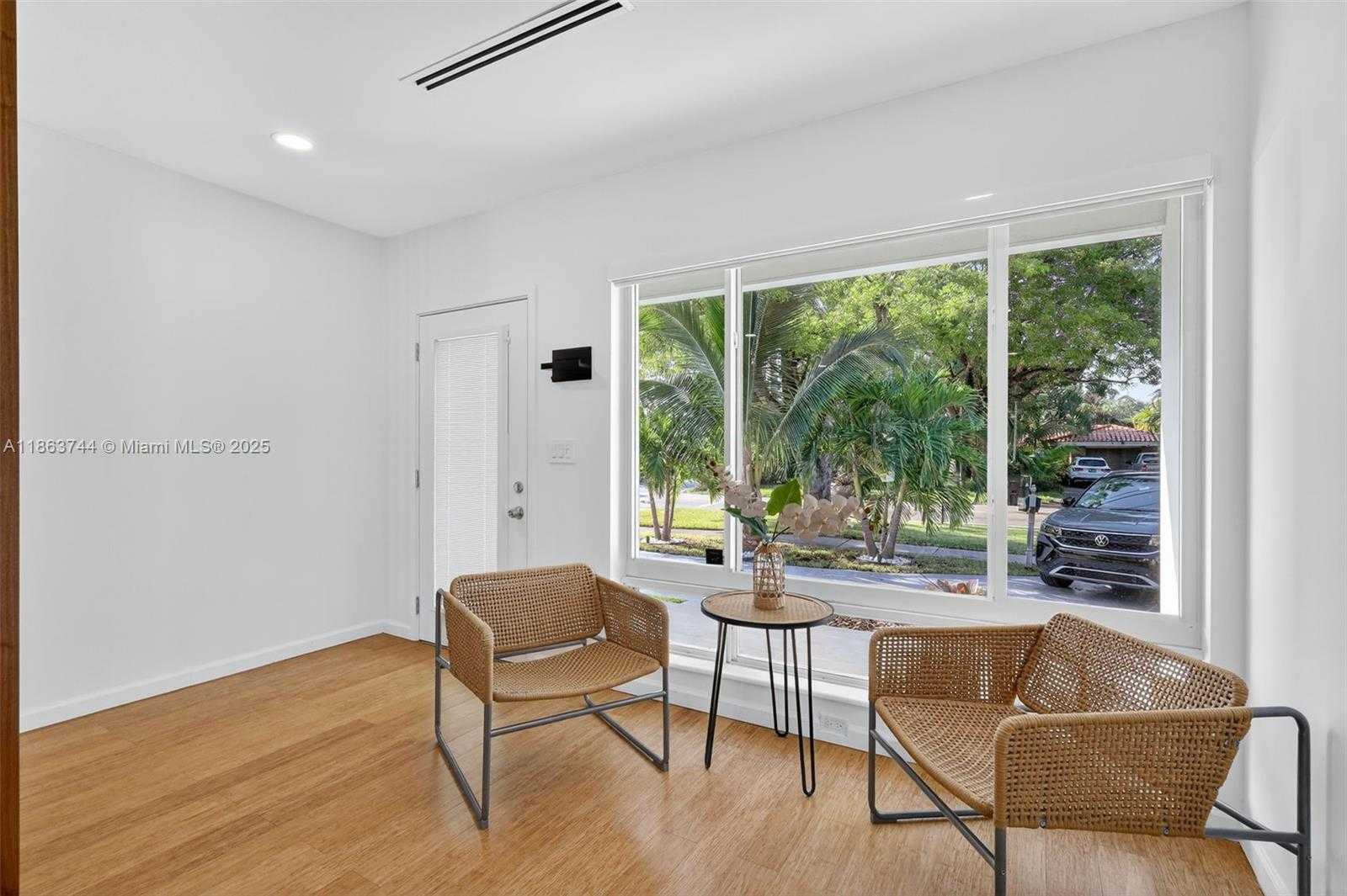 Small Image of 2095 KEYSTONE BLVD #2095, North Miami Number 10