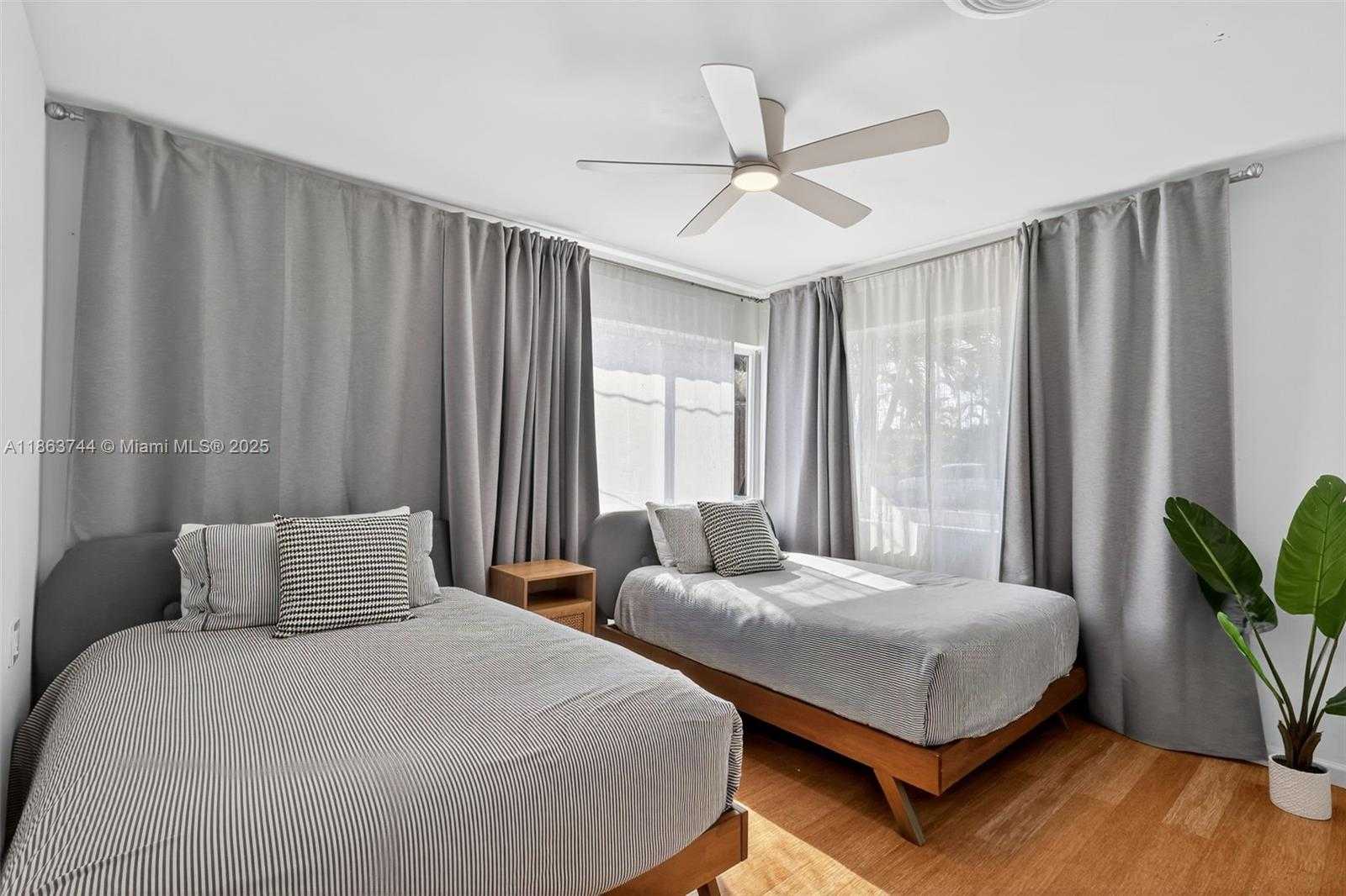 Small Image of 2095 KEYSTONE BLVD #2095, North Miami Number 27