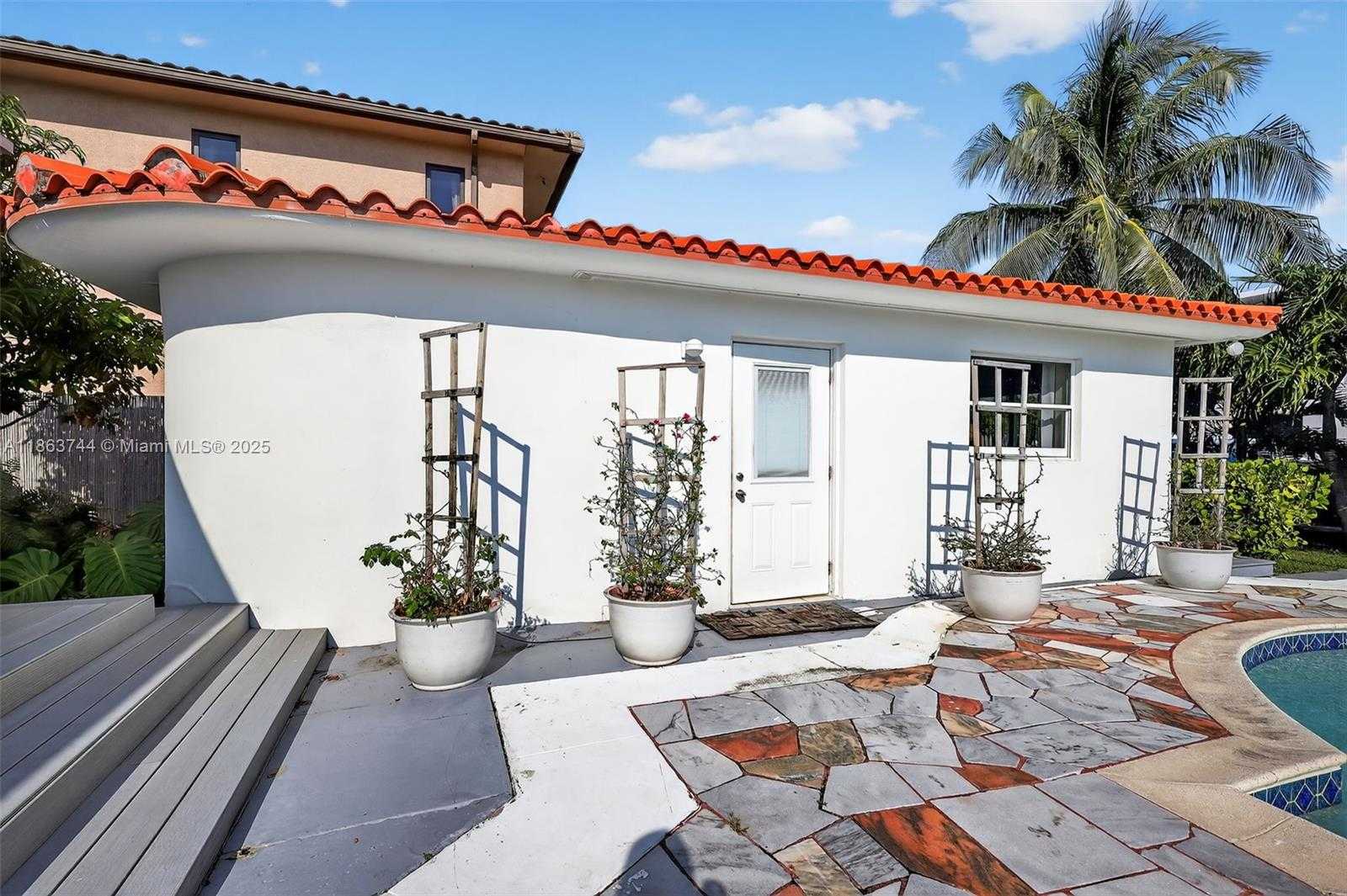 Small Image of 2095 KEYSTONE BLVD #2095, North Miami Number 32