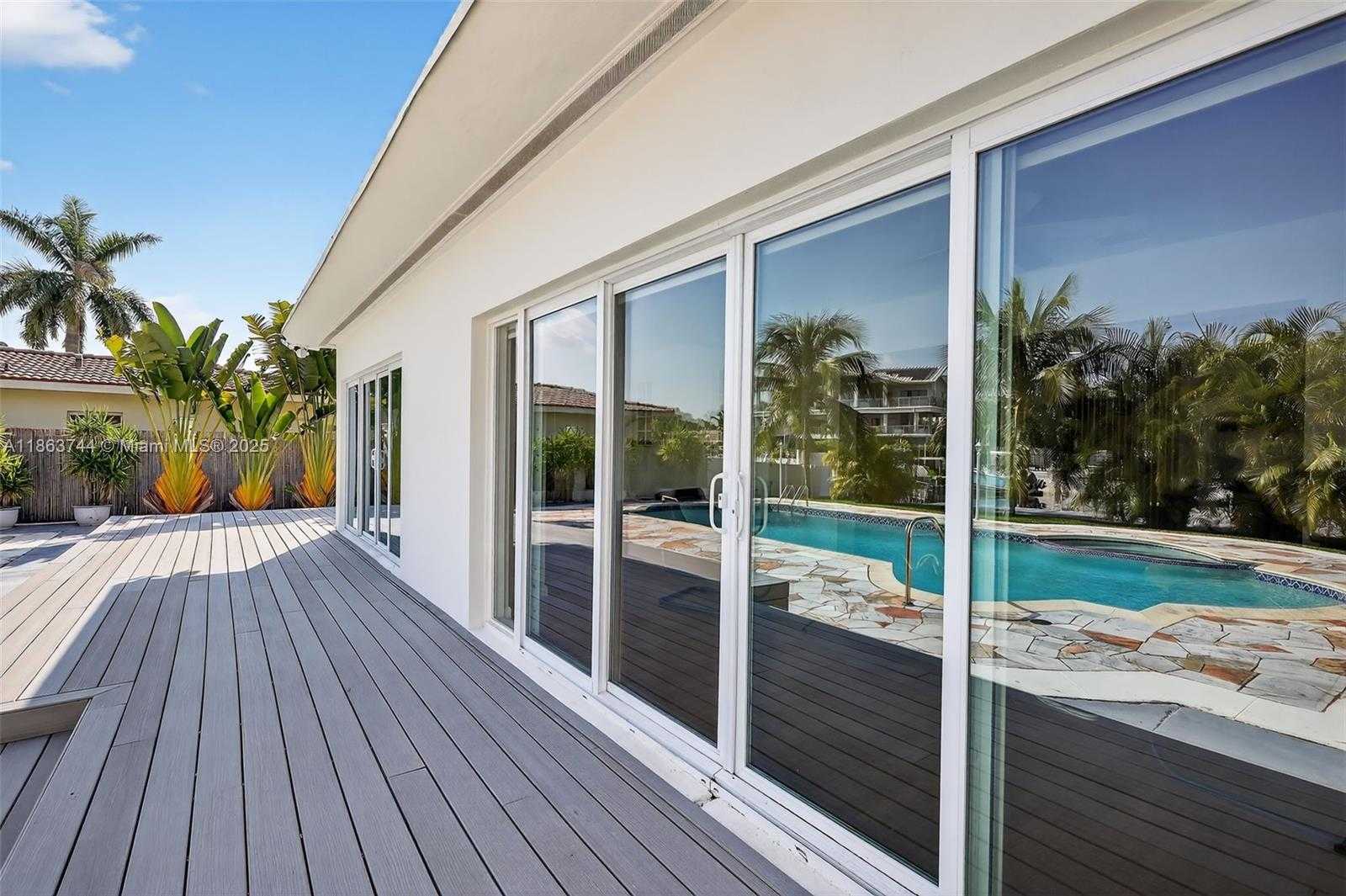 Small Image of 2095 KEYSTONE BLVD #2095, North Miami Number 40