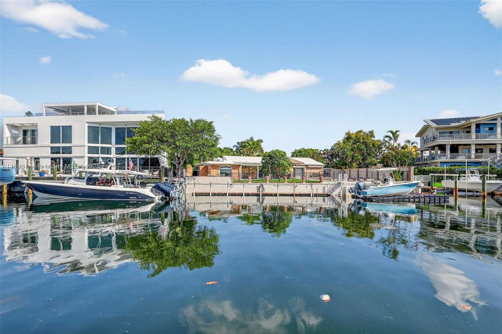 Small Image of 2095 KEYSTONE BLVD #2095, North Miami Number 47