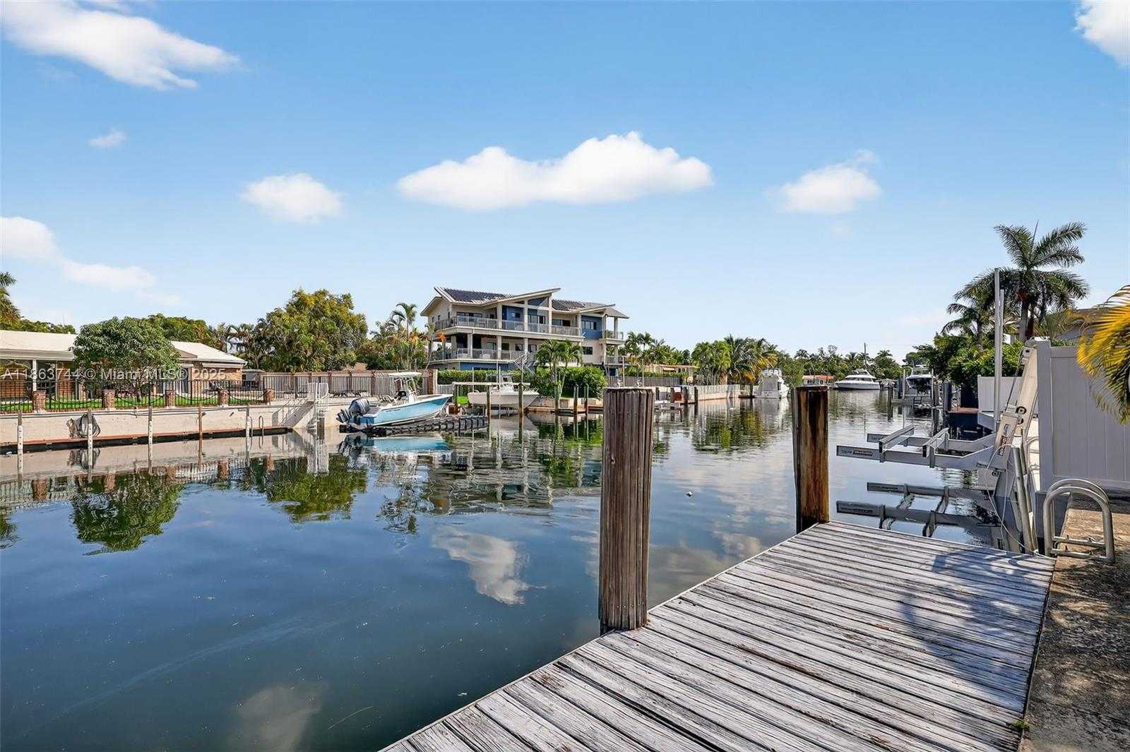 Small Image of 2095 KEYSTONE BLVD #2095, North Miami Number 48
