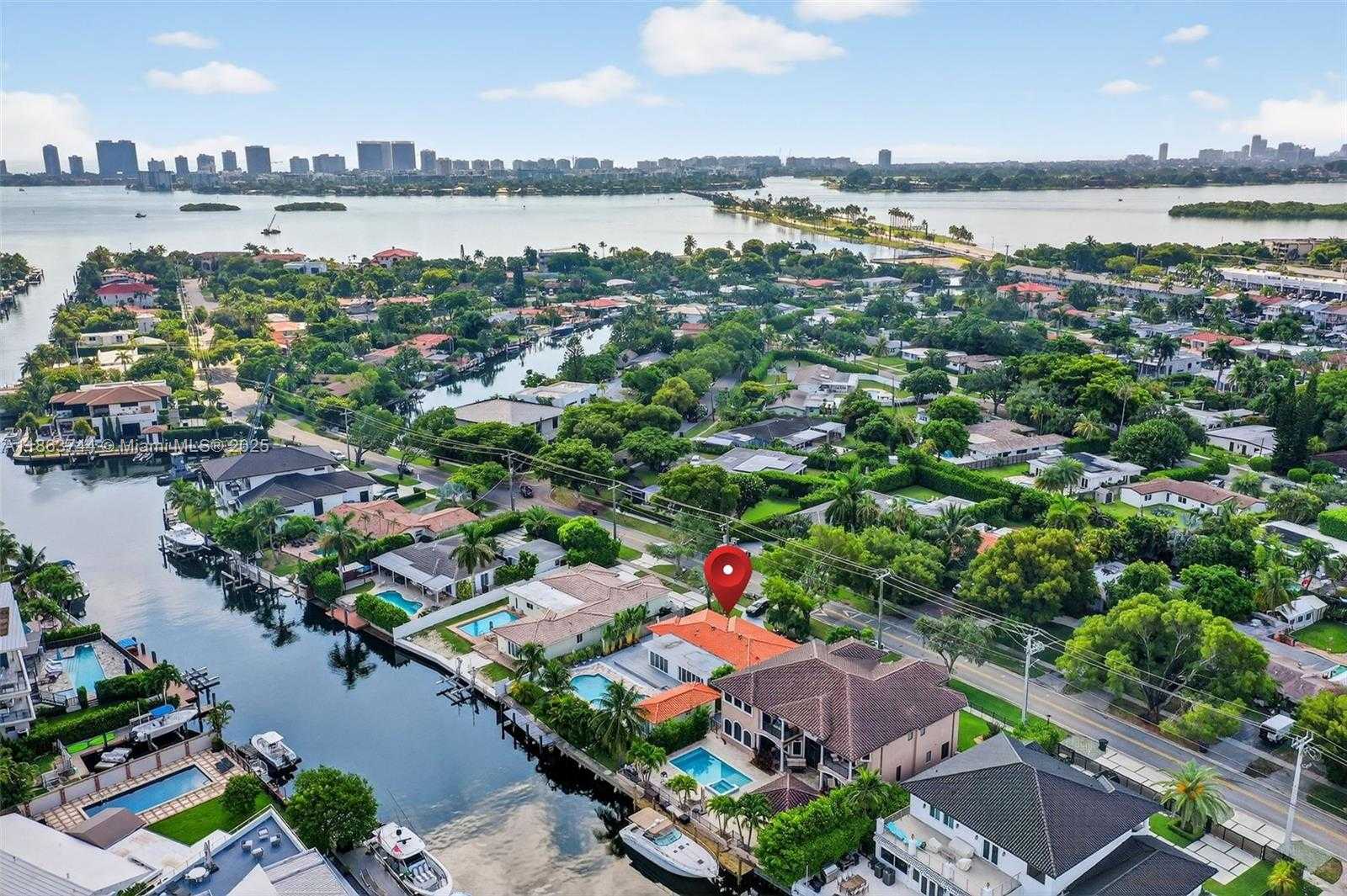 Small Image of 2095 KEYSTONE BLVD #2095, North Miami Number 5
