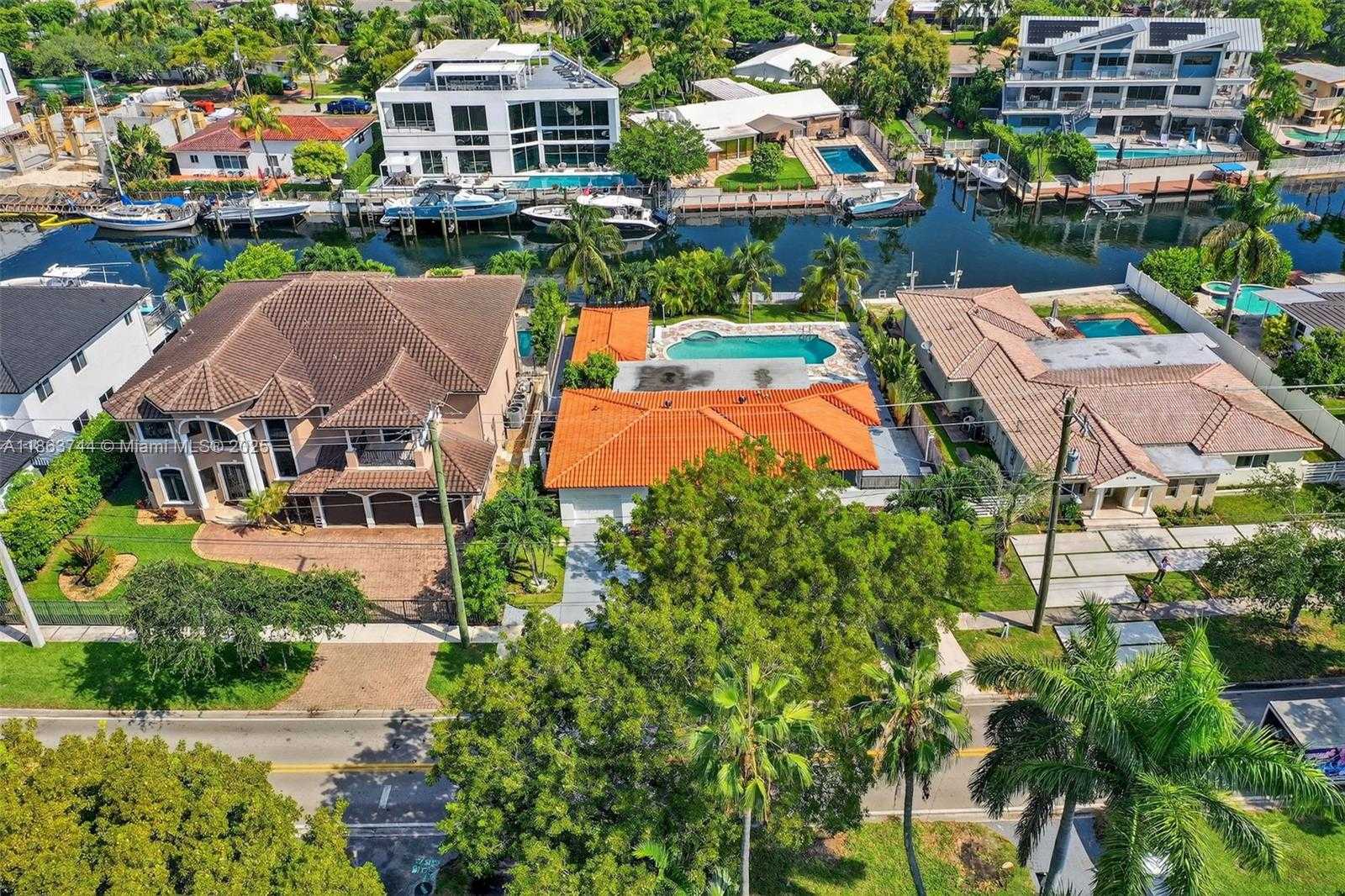 Small Image of 2095 KEYSTONE BLVD #2095, North Miami Number 51