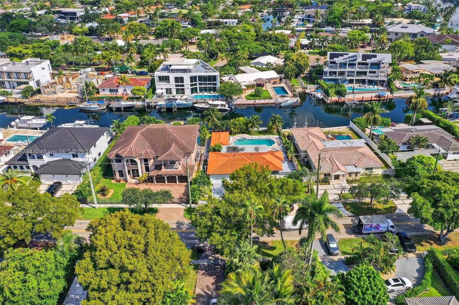 Small Image of 2095 KEYSTONE BLVD #2095, North Miami Number 52
