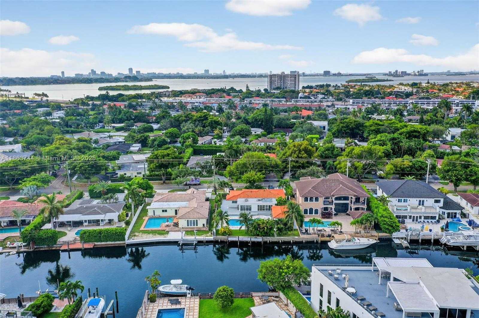 Small Image of 2095 KEYSTONE BLVD #2095, North Miami Number 56