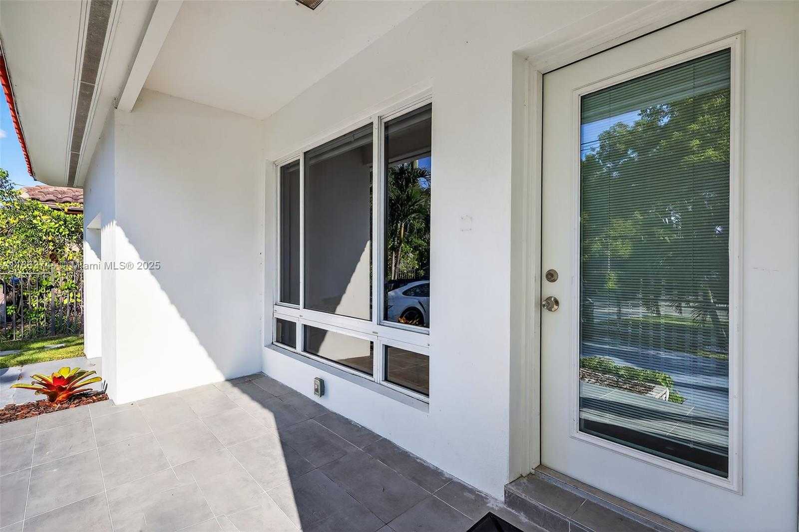 Small Image of 2095 KEYSTONE BLVD #2095, North Miami Number 7