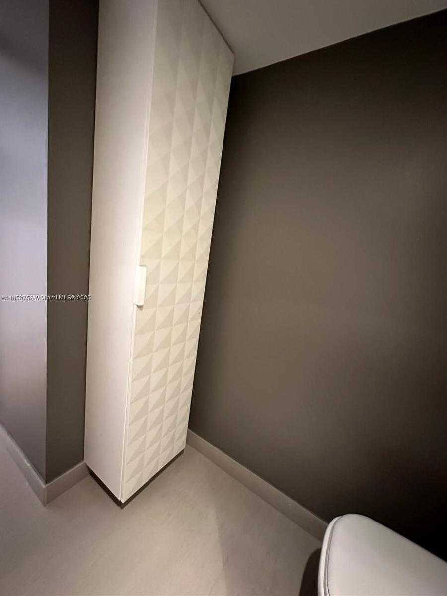Small Image of 10275 COLLINS AVE #714, Bal Harbour Number 11