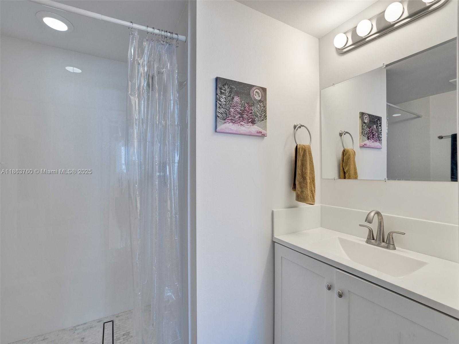 Small Image of 1155 BRICKELL BAY DR #3203, Miami Number 20