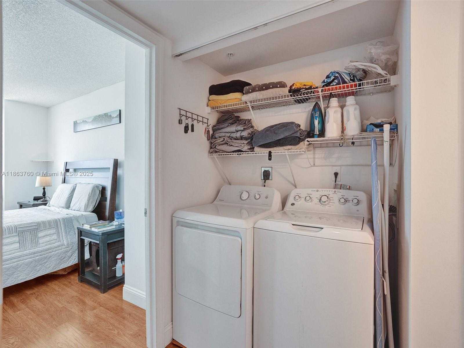 Small Image of 1155 BRICKELL BAY DR #3203, Miami Number 22