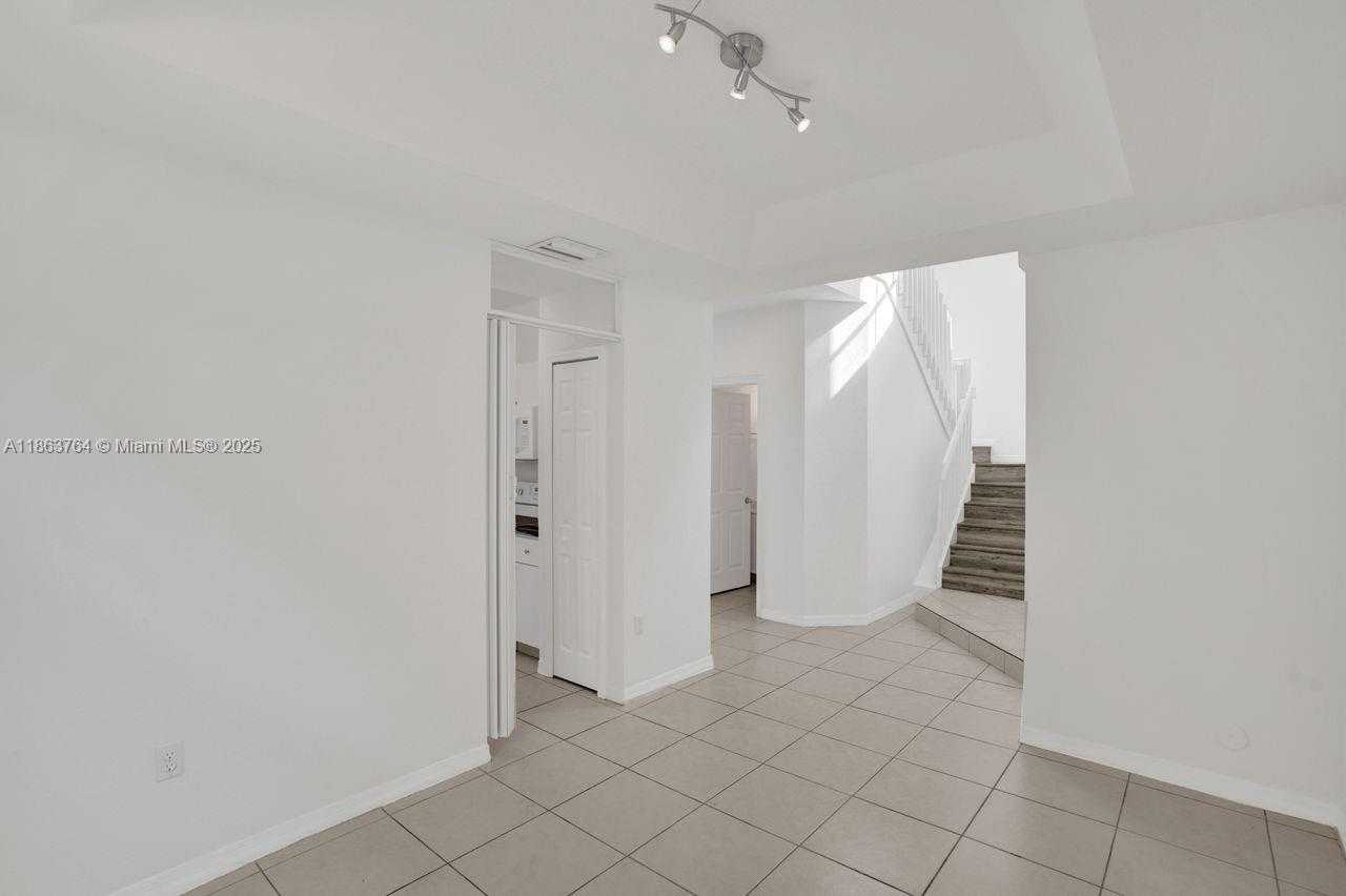 Small Image of 4417 NORTH WEST 113TH PL #4417, Doral Number 12