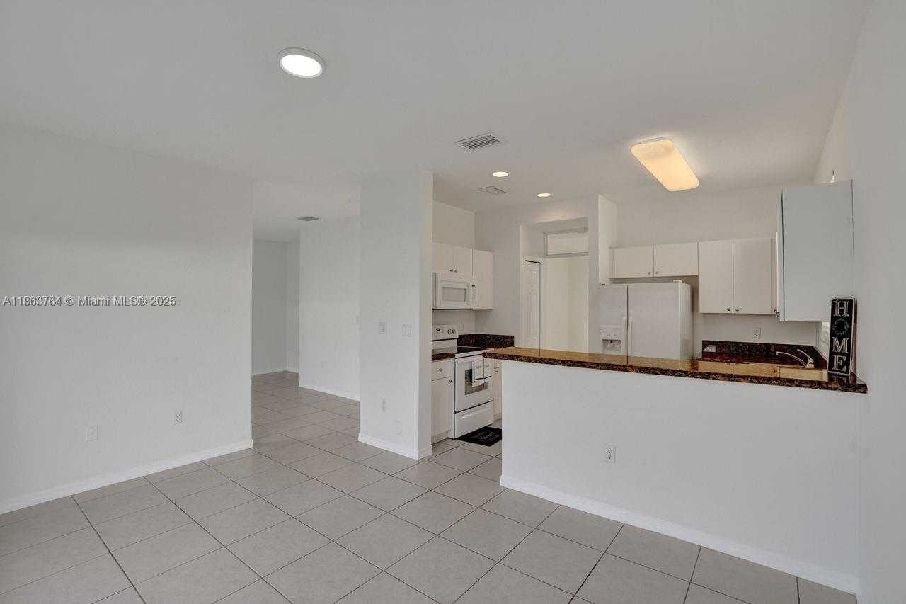 Small Image of 4417 NORTH WEST 113TH PL #4417, Doral Number 22