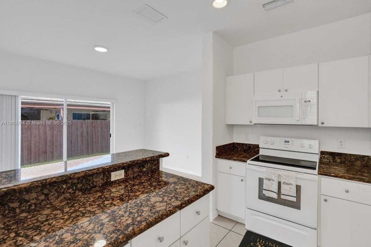 Small Image of 4417 NORTH WEST 113TH PL #4417, Doral Number 27