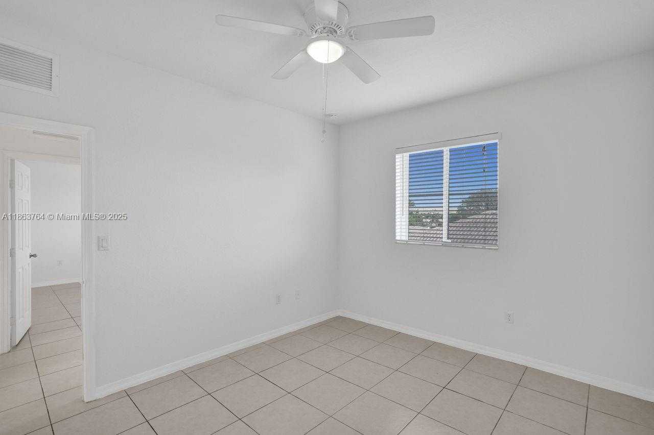 Small Image of 4417 NORTH WEST 113TH PL #4417, Doral Number 31