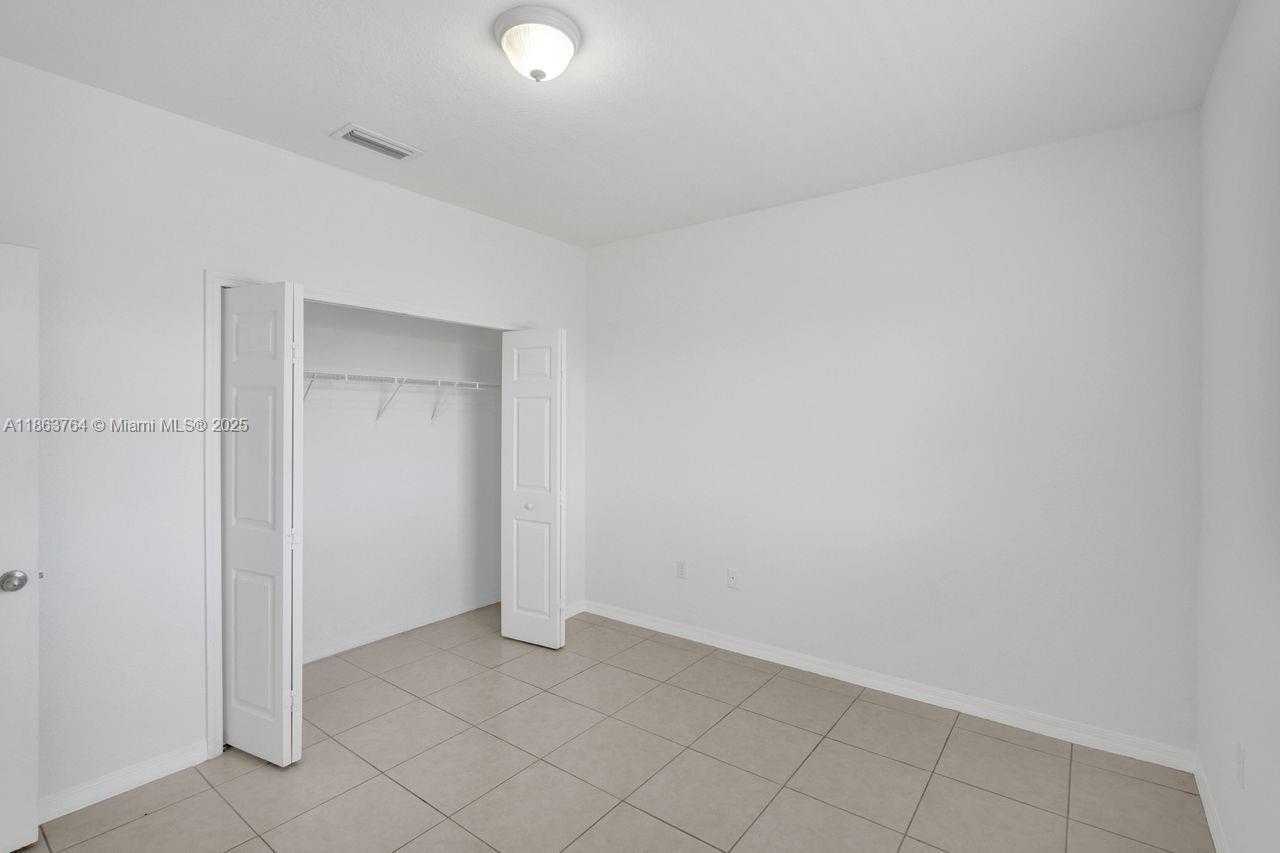 Small Image of 4417 NORTH WEST 113TH PL #4417, Doral Number 38
