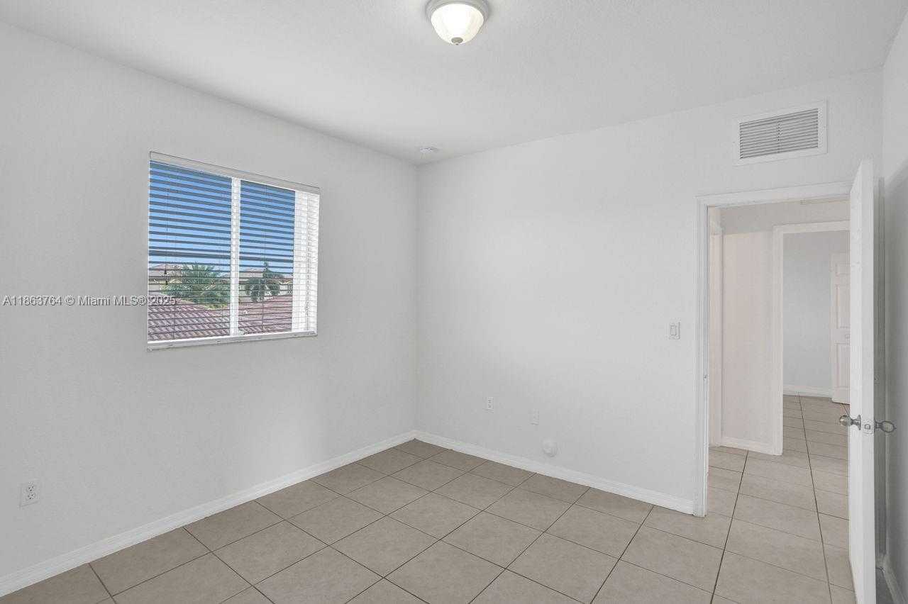 Small Image of 4417 NORTH WEST 113TH PL #4417, Doral Number 39