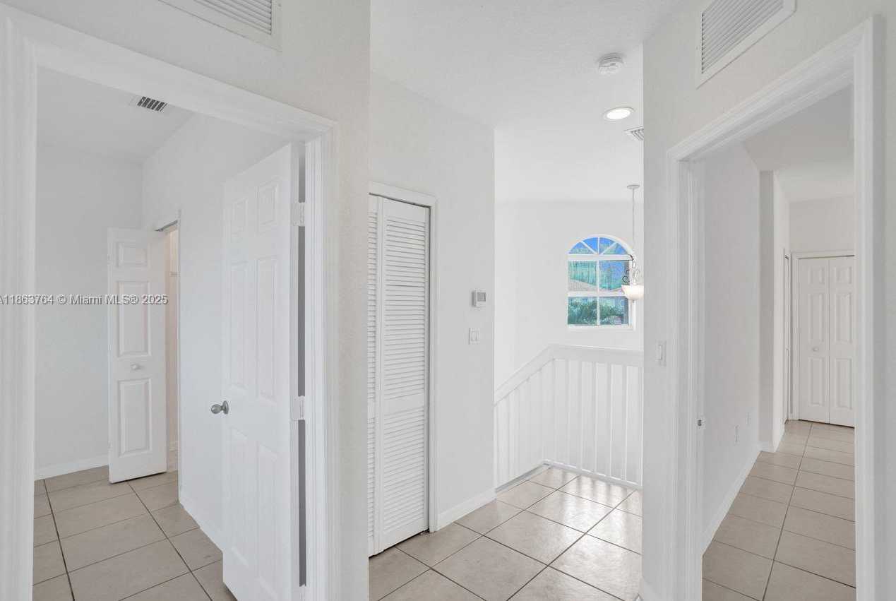 Small Image of 4417 NORTH WEST 113TH PL #4417, Doral Number 41