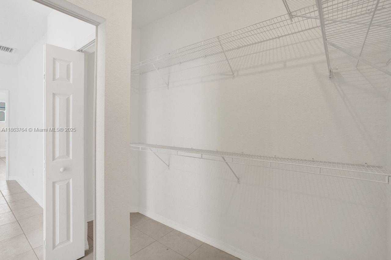 Small Image of 4417 NORTH WEST 113TH PL #4417, Doral Number 47