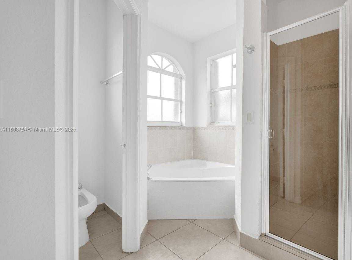 Small Image of 4417 NORTH WEST 113TH PL #4417, Doral Number 51
