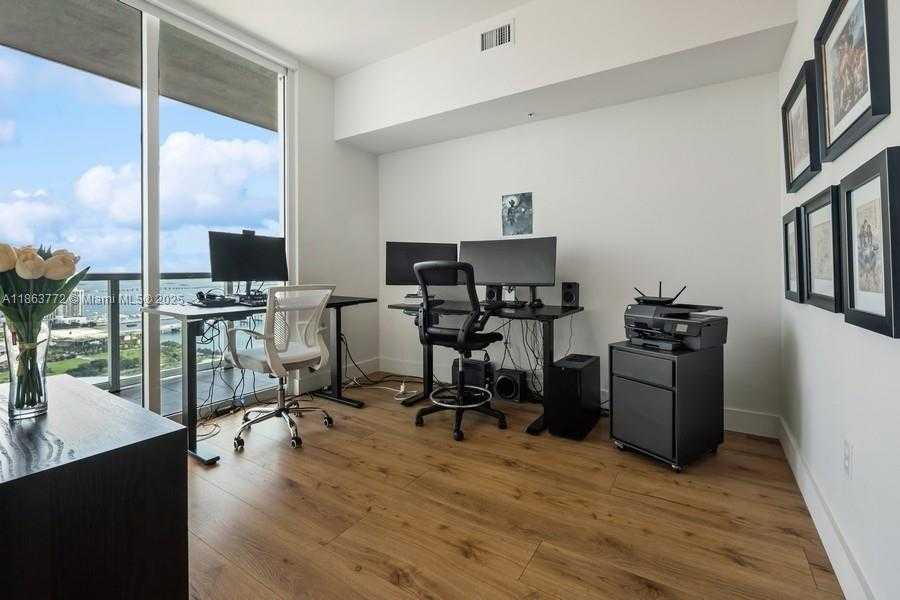 Small Image of 244 BISCAYNE BLVD #4704, Miami Number 13