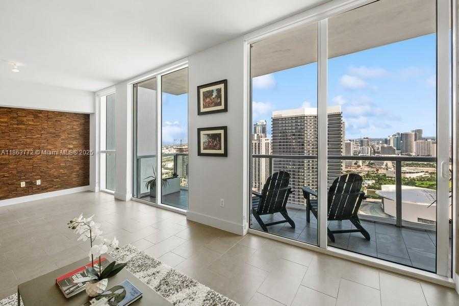 Small Image of 244 BISCAYNE BLVD #4704, Miami Number 3
