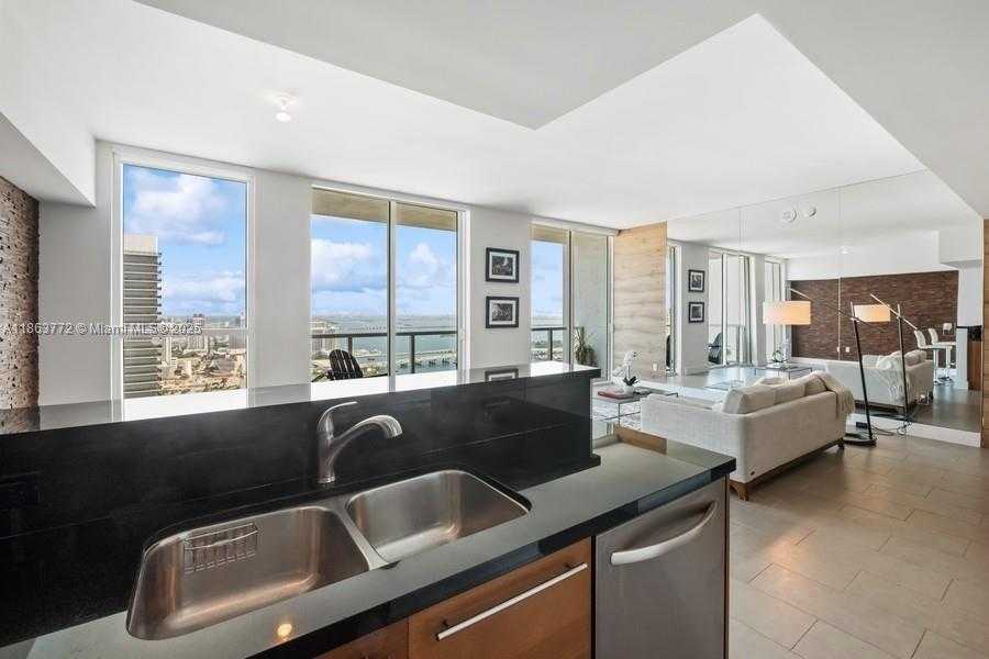 Small Image of 244 BISCAYNE BLVD #4704, Miami Number 5
