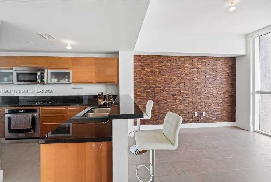 Small Image of 244 BISCAYNE BLVD #4704, Miami Number 7