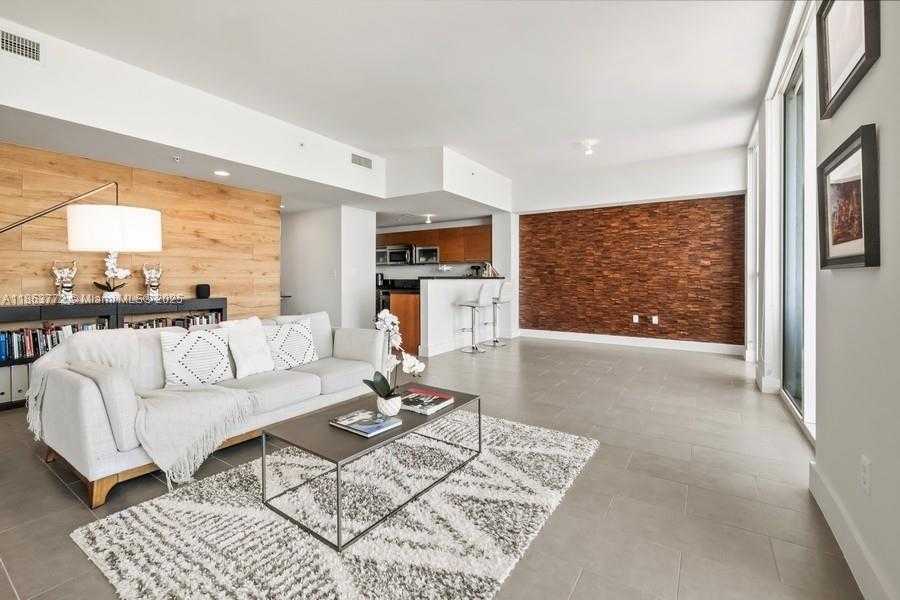 Small Image of 244 BISCAYNE BLVD #4704, Miami Number 8