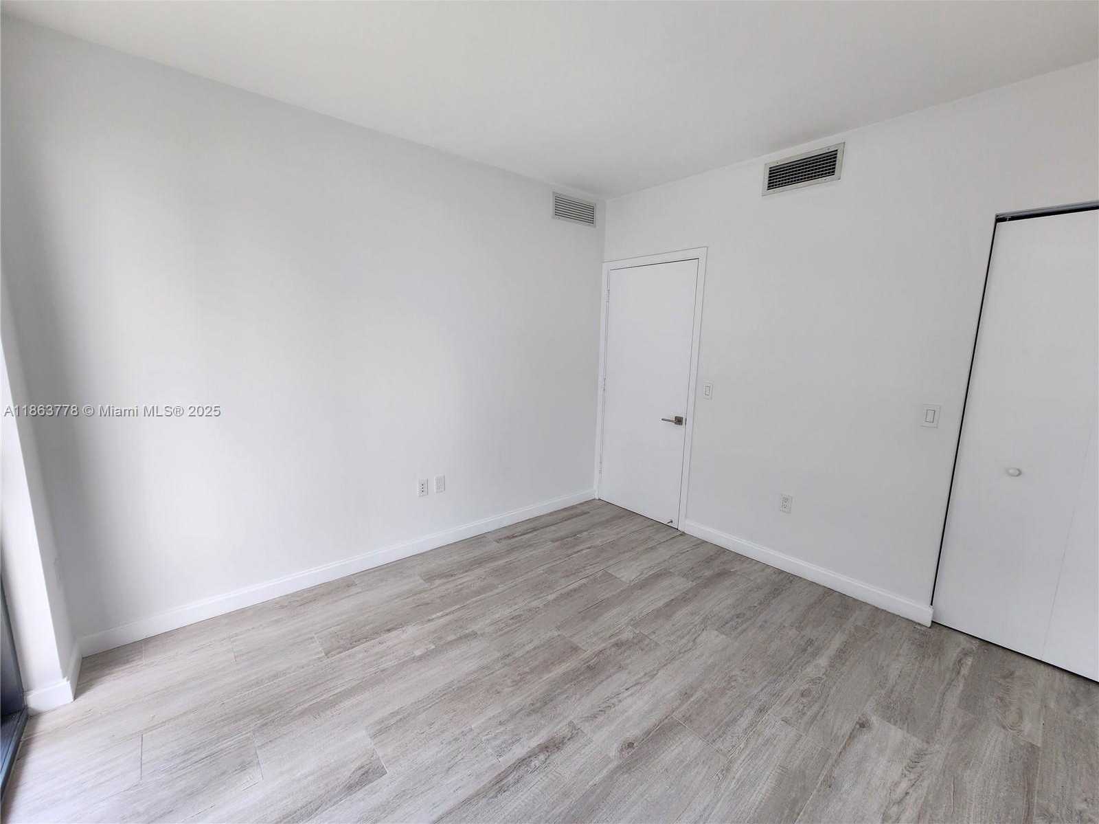 Small Image of 55 SOUTH WEST 9TH ST #3202, Miami Number 11