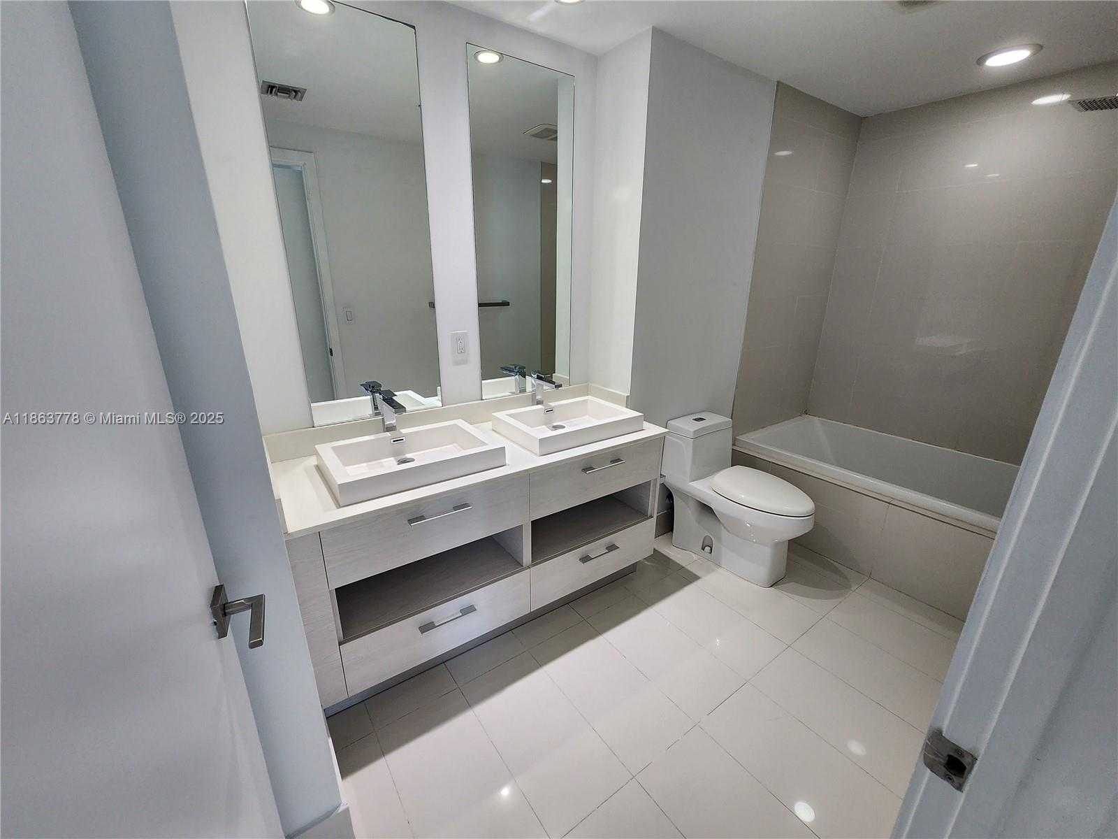 Small Image of 55 SOUTH WEST 9TH ST #3202, Miami Number 14