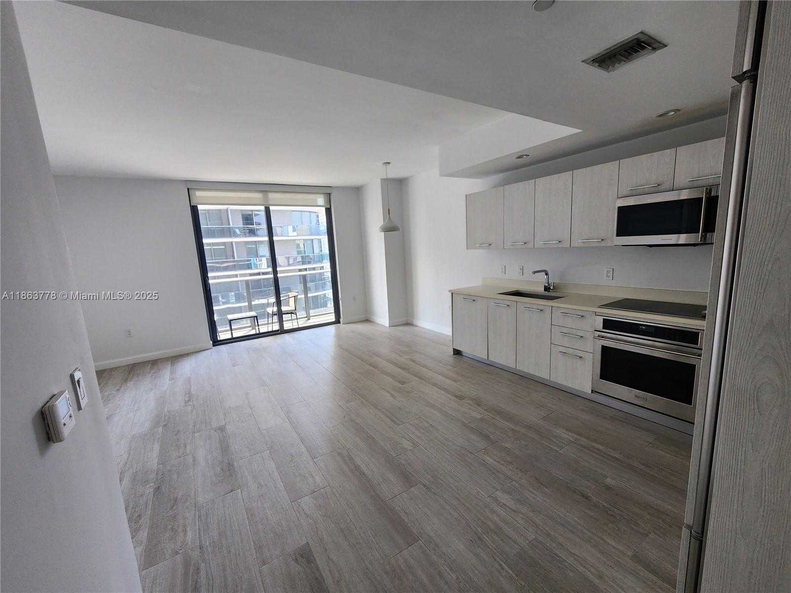 Small Image of 55 SOUTH WEST 9TH ST #3202, Miami Number 5