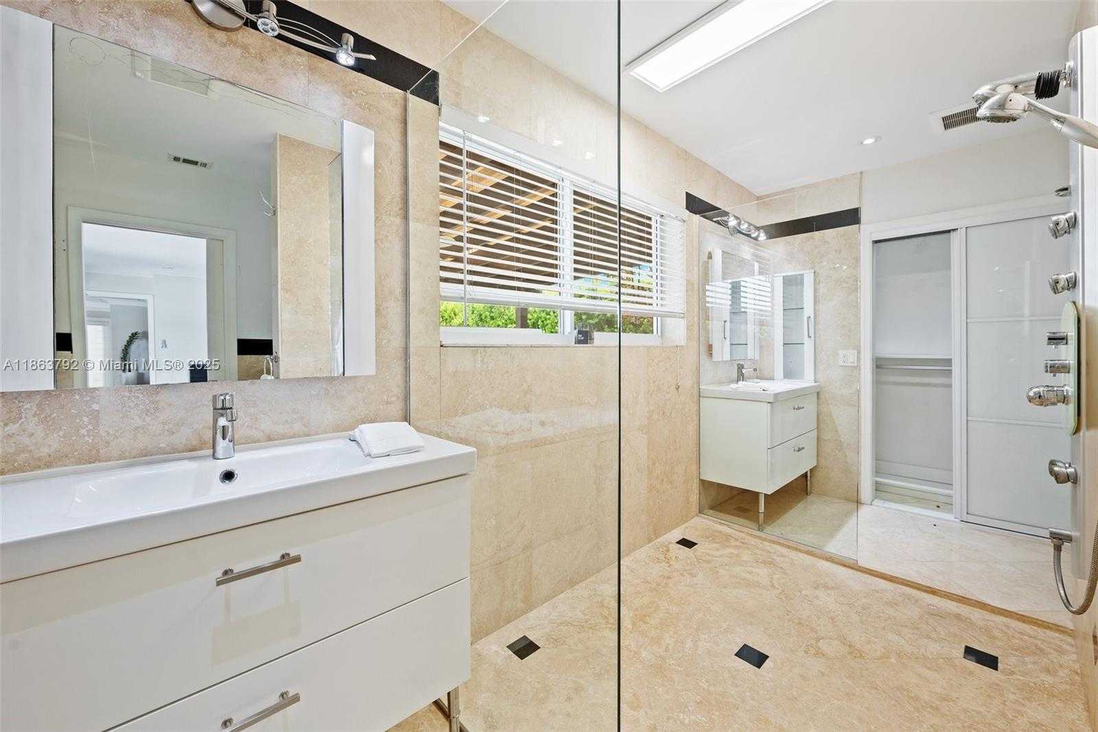 Small Image of 649 LAYNE BLVD, Hallandale Beach Number 14