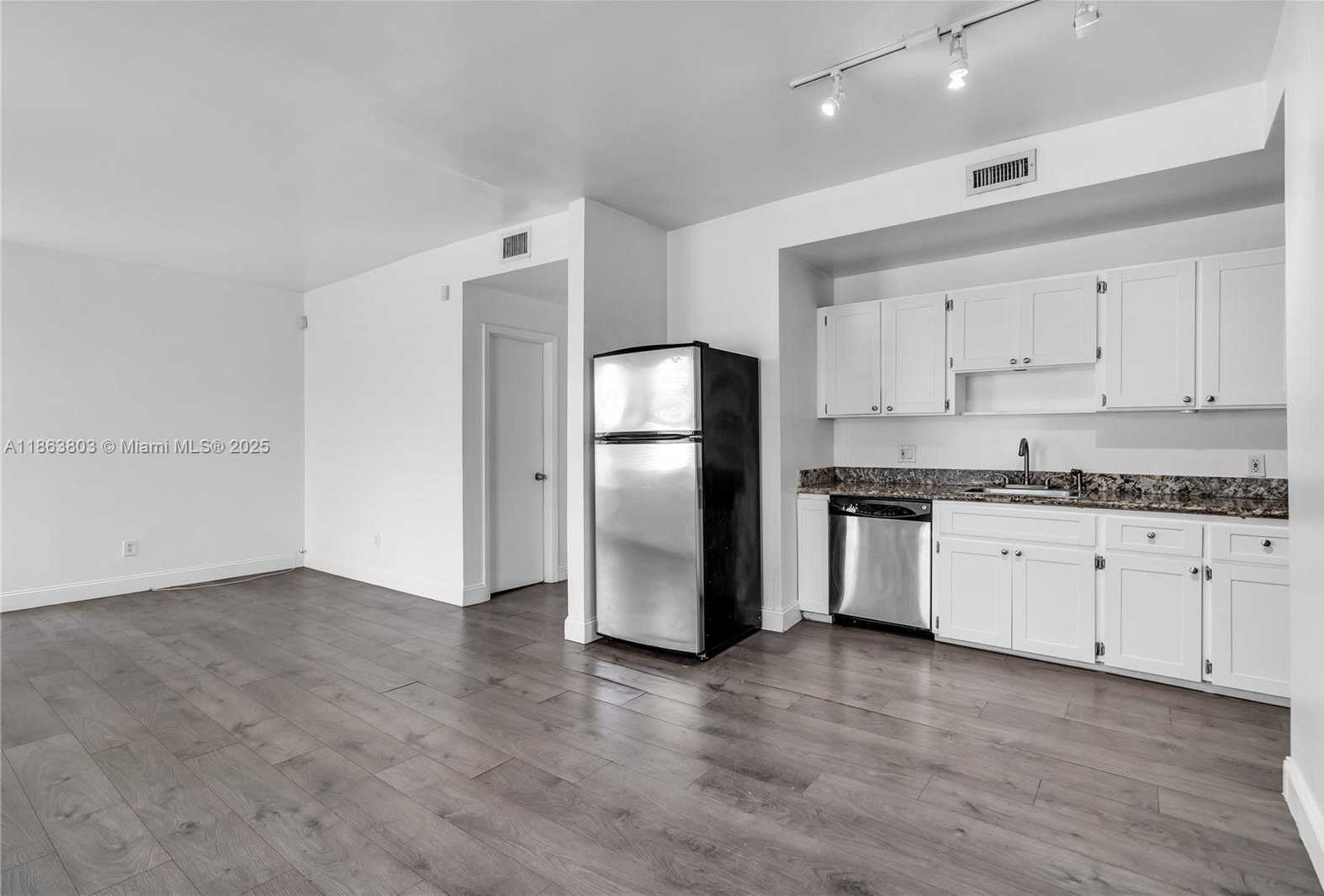 Small Image of 737 JEFFERSON AVE #102, Miami Beach Number 10