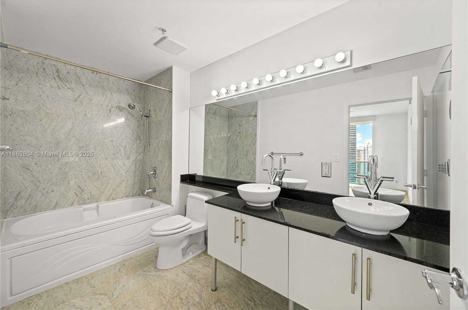 Small Image of 31 SOUTH EAST 5TH ST #3414, Miami Number 19