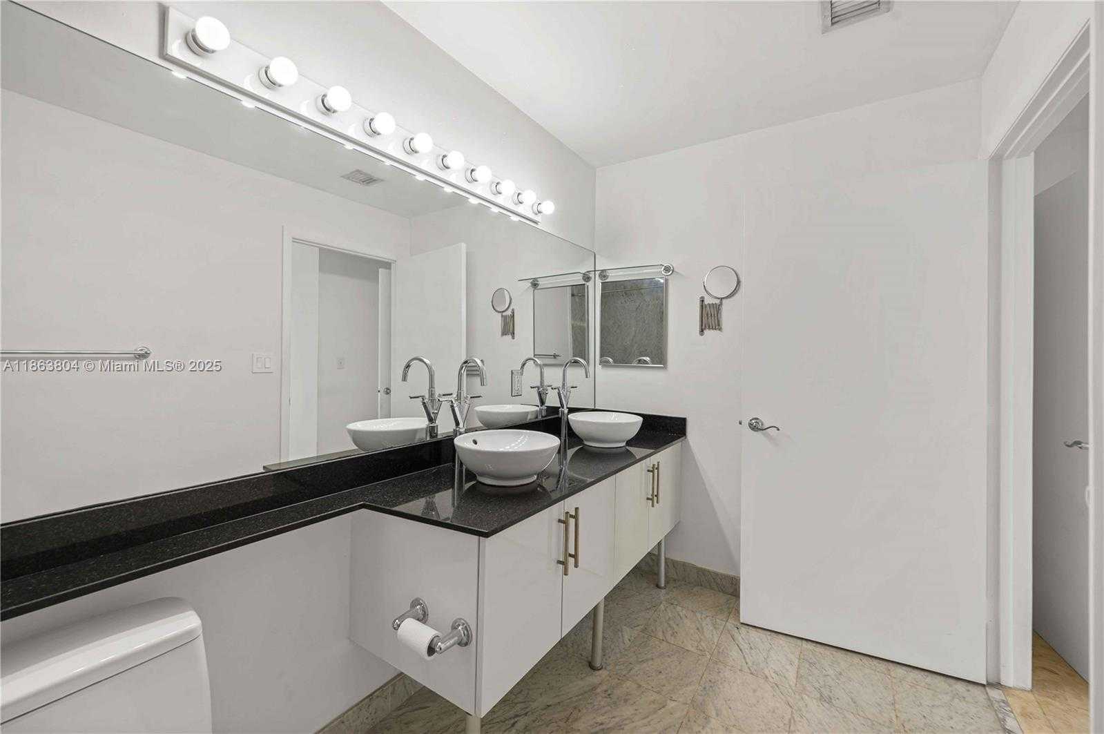 Small Image of 31 SOUTH EAST 5TH ST #3414, Miami Number 21