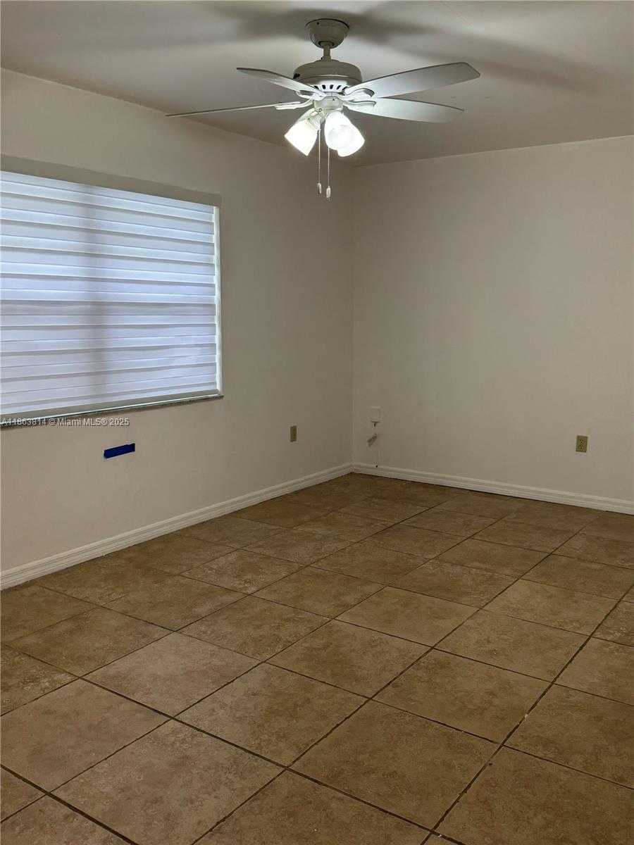 Small Image of 3010 SOUTH WEST 132ND AVE, Miami Number 12